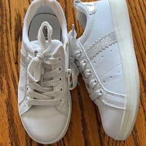 Girls Weestep Classic Street Sneakers Size 12 in White